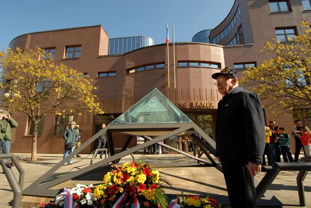 Slavnosti svobody 2014 - Pietní akty na Husově a Chodském náměstí