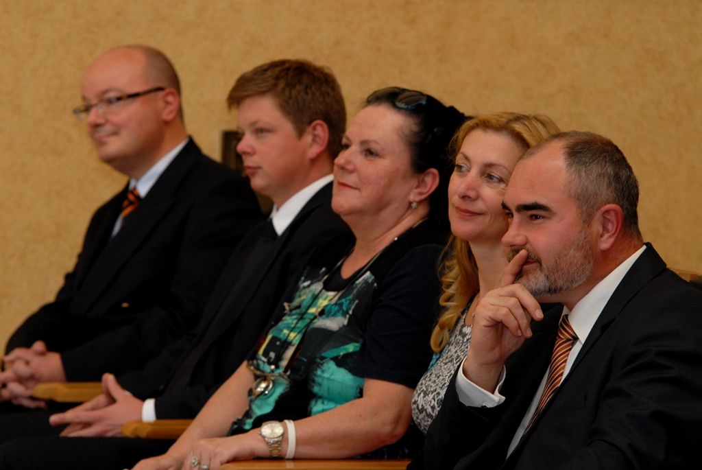 Martin Kiholou, student gymnázia na Mikulášském náměstí, se stal (5.5.2014) držitelem Ceny Jana Palacha, která byla založena členy belgického Bratrstva 17. střeleckého praporu v roce 1990. Soutěž je vypisována každé dva roky a je určena studentům plzeňských středních škol a gymnázií. Ti mají za úkol sepsat úvahu na dané téma ve francouzštině. Letos jím bylo životní prostředí. Martin Kiholou se tak může těšit na čtrnáctidenní pobyt v zahraničí. První týden to bude v belgickém Liège, partnerském městě Plzně, a další týden u dvou belgických veteránů, z nichž Paul Jacobs žije v Bruselu a Michel Gilain v Paříži.