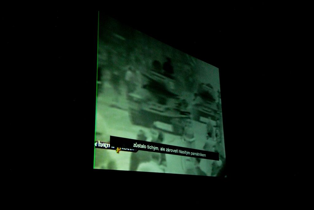 Držiteli historické pečeti města Plzně se včera (6.5.2014) v Měšťanské besedě stali Doug LaViolette, předseda Nadace Briana LaViolette, Bob Nueske, jeden z hlavních sponzorů a člen správní rady nadace, a George Patton Waters, vnuk generála Pattona. Plaketu s vyobrazením městské historické pečetě jim při slavnostním závěrečném večeru oslav osvobození v přítomnosti amerických a belgických veteránů a významných hostů předal primátor Martin Baxa, který je uděluje podle své úvahy osobám, jež se zasloužily o rozvoj města, jeho propagaci, ochranu jeho práv a zájmů nebo jiným způsobem napomohly zvýšení prestiže města.