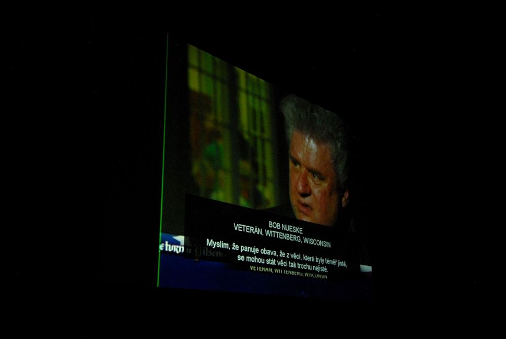 Držiteli historické pečeti města Plzně se včera (6.5.2014) v Měšťanské besedě stali Doug LaViolette, předseda Nadace Briana LaViolette, Bob Nueske, jeden z hlavních sponzorů a člen správní rady nadace, a George Patton Waters, vnuk generála Pattona. Plaketu s vyobrazením městské historické pečetě jim při slavnostním závěrečném večeru oslav osvobození v přítomnosti amerických a belgických veteránů a významných hostů předal primátor Martin Baxa, který je uděluje podle své úvahy osobám, jež se zasloužily o rozvoj města, jeho propagaci, ochranu jeho práv a zájmů nebo jiným způsobem napomohly zvýšení prestiže města.