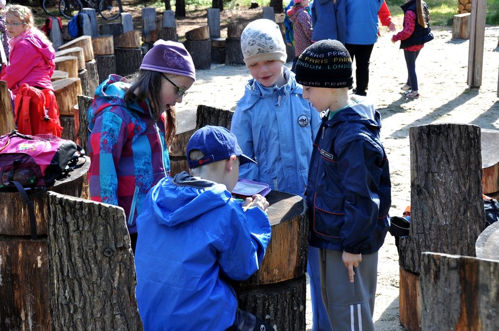 V prostoru horní plochy arboreta Sofronka byl slavnostně 14.5.2014 otevřen areál, který má sloužit především pro lesní pedagogiku. Doplní naučnou stezku borovic a expozici věnovanou včelařství, které se v Sofronce nacházejí. Nově tak vznikla unikátní prohlídková trasa s informačními panely v okolí rybníků Vydymáček a Rozkopaný sloužící především pro školy a registrované skupiny k environmentální a lesnické výchově. Jde o další krok Správy veřejného statku města Plzně, do níž bylo arboretum v roce 2010 začleněno.