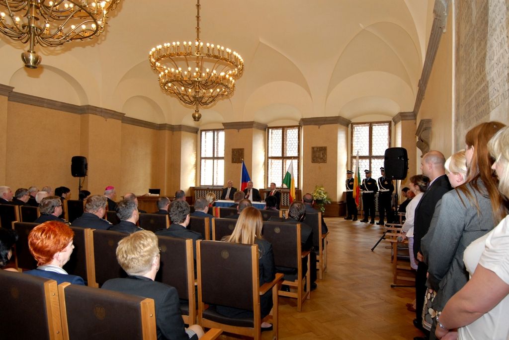 Na radnici zavítal prezident Miloš Zeman 14.5.2014 v odpoledních hodinách v doprovodu hejtmana Václava Šlajse a primátora Martina Baxy. „V Plzni jsem byl mnohokrát, ale zvláště vzpomínám na 6. květen 1990, kdy Plzeň oslavovala osvobození americkou armádou, ne sovětskou, jak se do té doby tvrdilo. Když vládla porevoluční atmosféra, věřili lidé v krásnou budoucnost, ale ta zešedla. A je to vina nás všech, mne nevyjímaje. Musíme udělat vše pro rozjasnění budoucnosti prostřednictvím, jak já říkám, ostrovů pozitivní deviace. Plzeňský kraj je jedním z nich. Rozvíjejme tyto ostrovy a snažme se kriticky upozorňovat na to, co se nám nelíbí,“ řekl mimo jiné ve svém úvodním slově prezident.