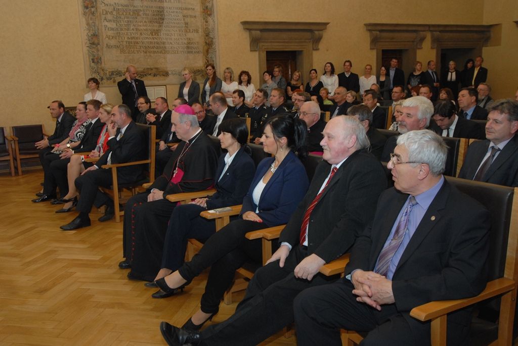 Na radnici zavítal prezident Miloš Zeman 14.5.2014 v odpoledních hodinách v doprovodu hejtmana Václava Šlajse a primátora Martina Baxy. „V Plzni jsem byl mnohokrát, ale zvláště vzpomínám na 6. květen 1990, kdy Plzeň oslavovala osvobození americkou armádou, ne sovětskou, jak se do té doby tvrdilo. Když vládla porevoluční atmosféra, věřili lidé v krásnou budoucnost, ale ta zešedla. A je to vina nás všech, mne nevyjímaje. Musíme udělat vše pro rozjasnění budoucnosti prostřednictvím, jak já říkám, ostrovů pozitivní deviace. Plzeňský kraj je jedním z nich. Rozvíjejme tyto ostrovy a snažme se kriticky upozorňovat na to, co se nám nelíbí,“ řekl mimo jiné ve svém úvodním slově prezident.