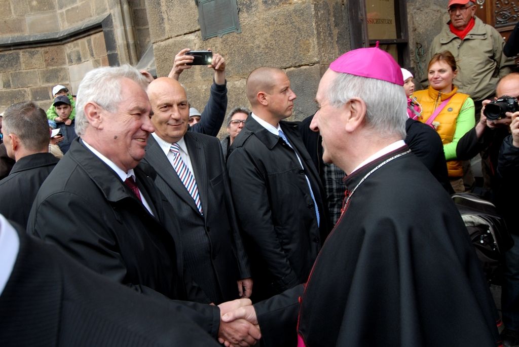 Na radnici zavítal prezident Miloš Zeman 14.5.2014 v odpoledních hodinách v doprovodu hejtmana Václava Šlajse a primátora Martina Baxy. „V Plzni jsem byl mnohokrát, ale zvláště vzpomínám na 6. květen 1990, kdy Plzeň oslavovala osvobození americkou armádou, ne sovětskou, jak se do té doby tvrdilo. Když vládla porevoluční atmosféra, věřili lidé v krásnou budoucnost, ale ta zešedla. A je to vina nás všech, mne nevyjímaje. Musíme udělat vše pro rozjasnění budoucnosti prostřednictvím, jak já říkám, ostrovů pozitivní deviace. Plzeňský kraj je jedním z nich. Rozvíjejme tyto ostrovy a snažme se kriticky upozorňovat na to, co se nám nelíbí,“ řekl mimo jiné ve svém úvodním slově prezident.