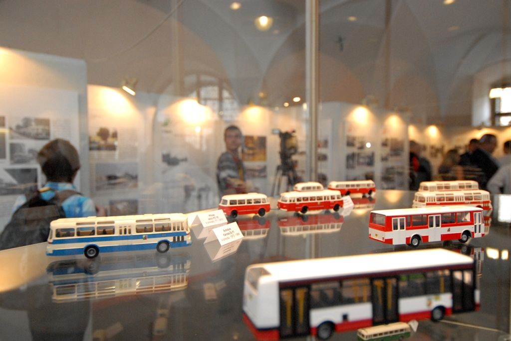 Výstava k 115 letům městské veřejné dopravy v Plzni zaujala první návštěvníky