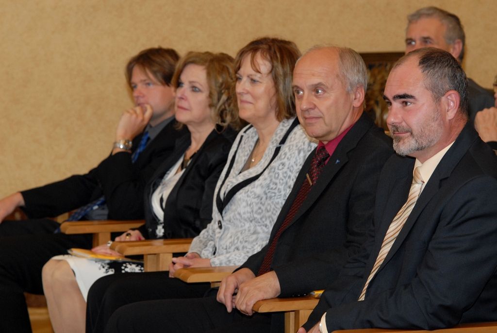Olympiáda techniky Plzeň 2014 byla 20.5.2014 slavnostně zahájena v obřadní síni plzeňské radnice. Jedná se o osmý ročník mezinárodní konference se soutěžní přehlídkou prací a činností studentů technických kateder pedagogických fakult, kterou pořádá katedra matematiky, fyziky a technické výchovy Fakulty pedagogické Západočeské univerzity v Plzni. „Ať se vám daří a přeji vám úspěch. Právě na vás záleží, zda oslovíte mladé studenty, kteří se budou dále zabývat technickými obory,“ pronesl náměstek primátora Martin Zrzavecký při zahájení olympiády na plzeňské radnici.