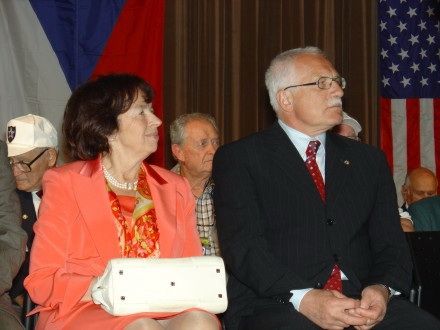 Měšťanská beseda: Předání pamětních medailí a grafických listů města veteránům. Předání se zúčastnilo opět několik významných hostů a doprovodů veteránů.