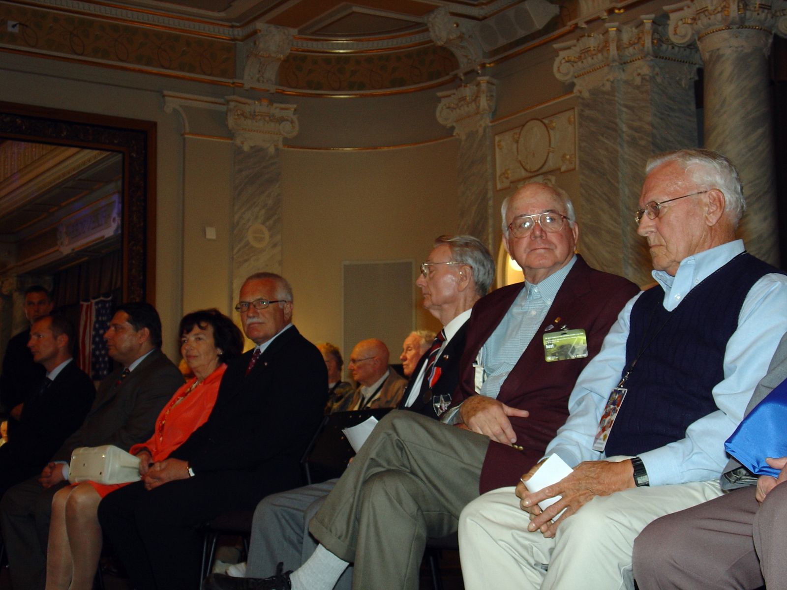 Měšťanská beseda: Předání pamětních medailí a grafických listů města veteránům. Předání se zúčastnilo opět několik významných hostů a doprovodů veteránů.