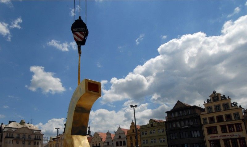 Konkrétní podobu získávají kašny architekta Ondřeje Císlera na náměstí Republiky v Plzni (foto 22., 23.6. a 14.7.2010).