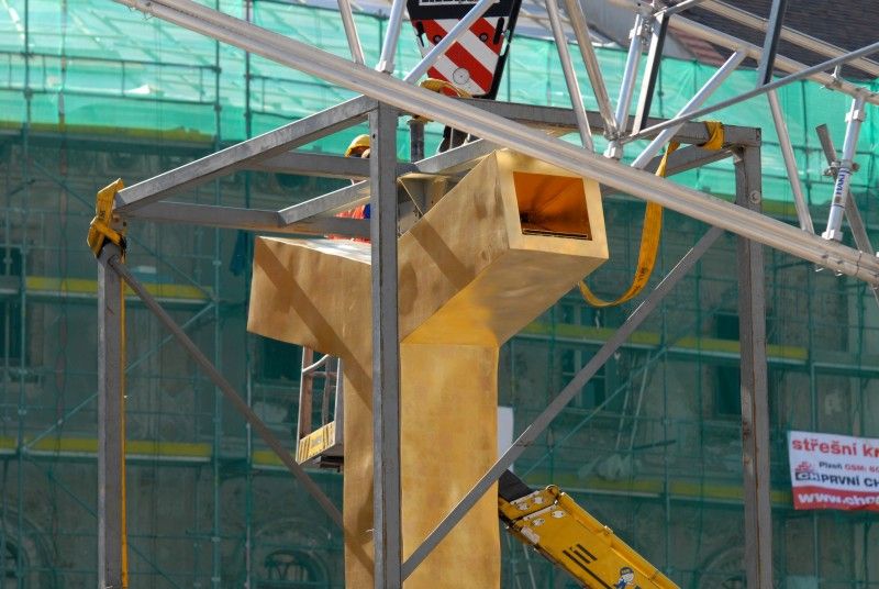 Konkrétní podobu získávají kašny architekta Ondřeje Císlera na náměstí Republiky v Plzni (foto 22., 23.6. a 14.7.2010).