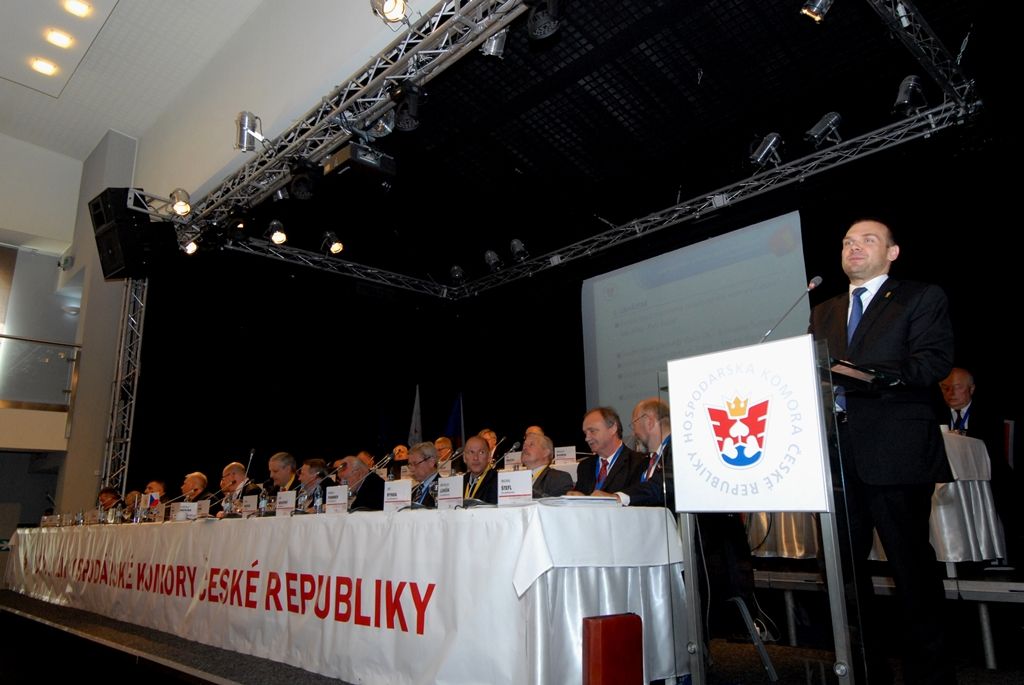 Při své návštěvě Plzně zavítal premiér Bohuslav Sobotka na radnici, kde se krátce setkal s primátorem Martinem Baxou a ekonomickým náměstkem primátora Martinem Zrzaveckým. (foto: 22.5.2014)
