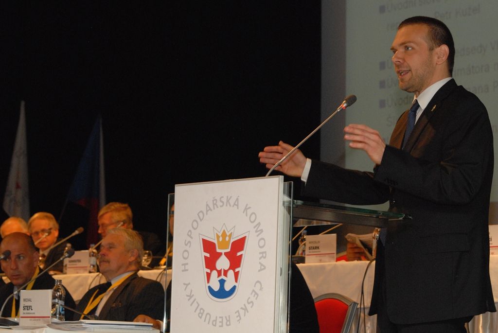 Při své návštěvě Plzně zavítal premiér Bohuslav Sobotka na radnici, kde se krátce setkal s primátorem Martinem Baxou a ekonomickým náměstkem primátora Martinem Zrzaveckým. (foto: 22.5.2014)