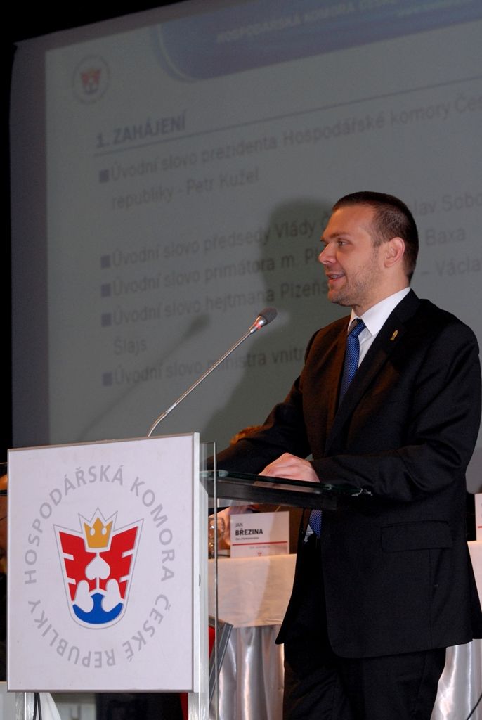 Při své návštěvě Plzně zavítal premiér Bohuslav Sobotka na radnici, kde se krátce setkal s primátorem Martinem Baxou a ekonomickým náměstkem primátora Martinem Zrzaveckým. (foto: 22.5.2014)