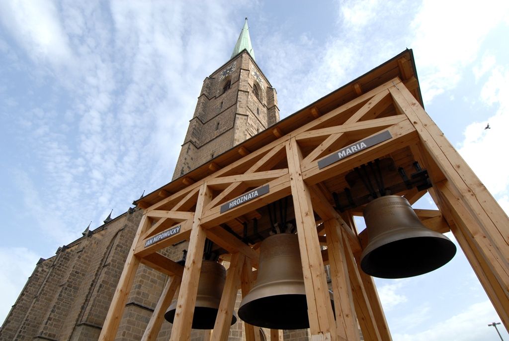 Zvon Hroznata byl představen, na Bartoloměje peníze ještě chybějí