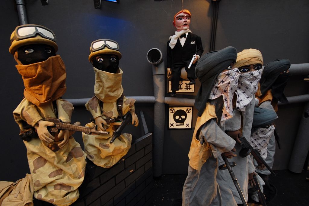 Mázhauz plzeňské radnice hostí výstavu s názvem 30 Skupových Plzní. Ta mapuje linie jednotlivých ročníků soutěžního bienále českého profesionálního loutkového a alternativního divadla, dokumentuje dění na jevišti i festivalový život. (foto: 9.6.2014)