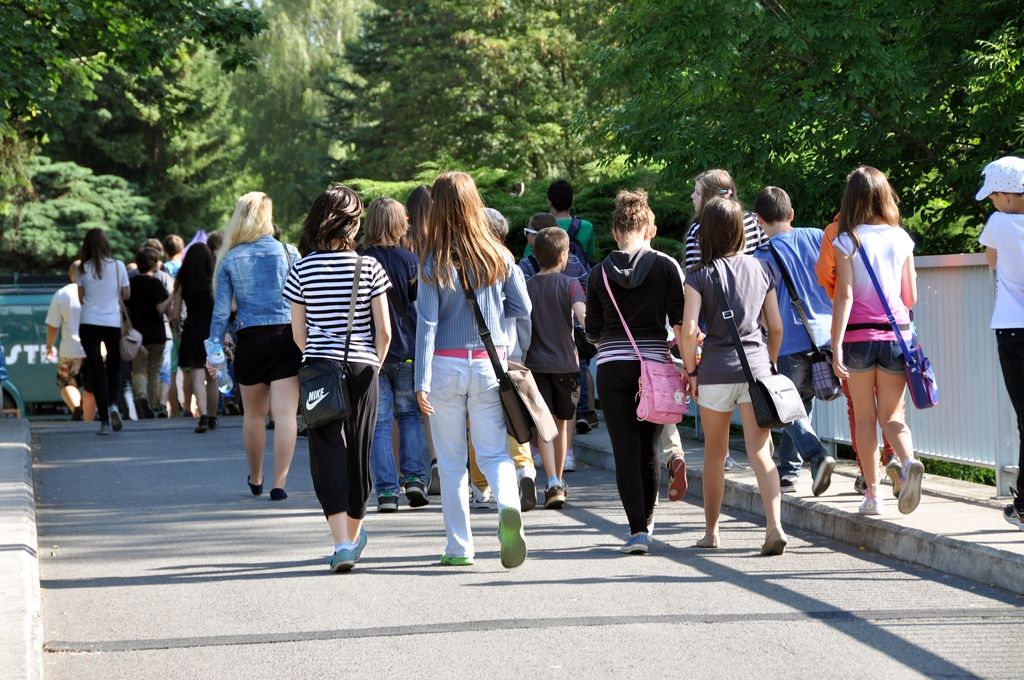 Složky integrovaného záchranného systému se v letošním roce sešly již v červnu a v parku za obchodním centrem Plaza uspořádaly Plzeňský den s IZS. Hasiči dobrovolní i profesionální, policisté, městští strážníci, zdravotní záchranáři, vojáci, celníci, ale i zástupci horské služby, vodní záchranné služby, Českého červeného kříže a Bílého kruhu bezpečí prezentují svou práci již pošesté. (foto: 24.6.2014)