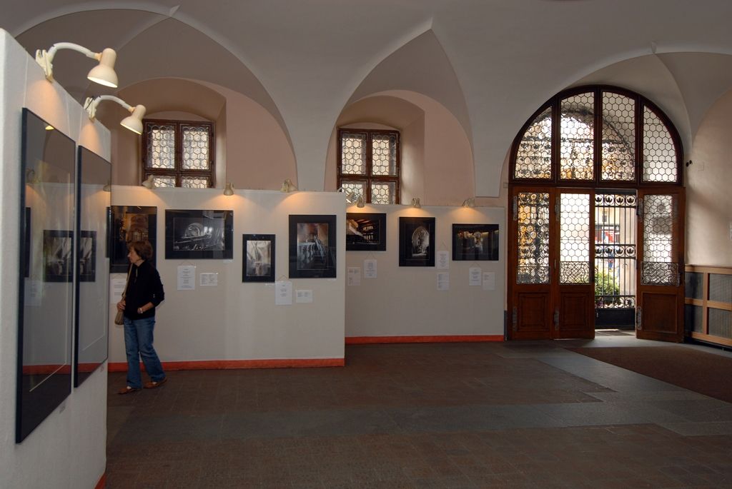 Výstava fotografií s názvem Doteky vzpomínek