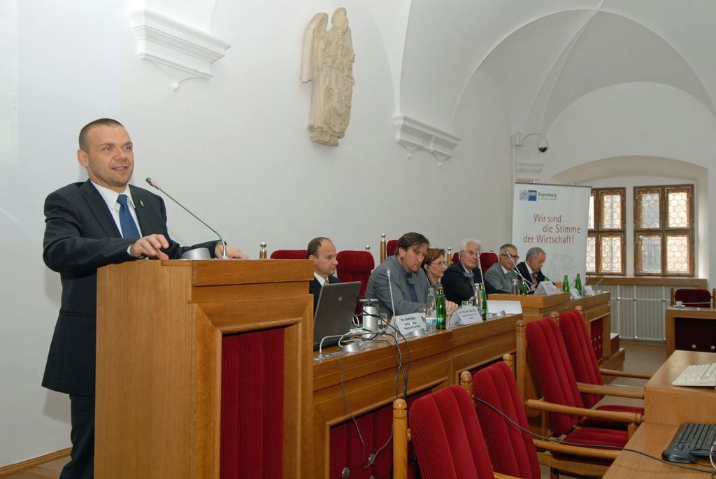 Na plzeňské radnici se s primátorem Martinem Baxou setkala bavorská státní ministryně pro rodinu, práci, sociální věci a integraci Emilie Müller. Cílem plzeňského dopoledního programu v rámci dvoudenní návštěvy České republiky bylo představení projektu Plzeň – Evropské hlavní město kultury 2015, prezentace hospodářského prostoru a oblasti Plzeň – Horní Falc v Evropském regionu Dunaj – Vltava. (foto: 2.9.2014)