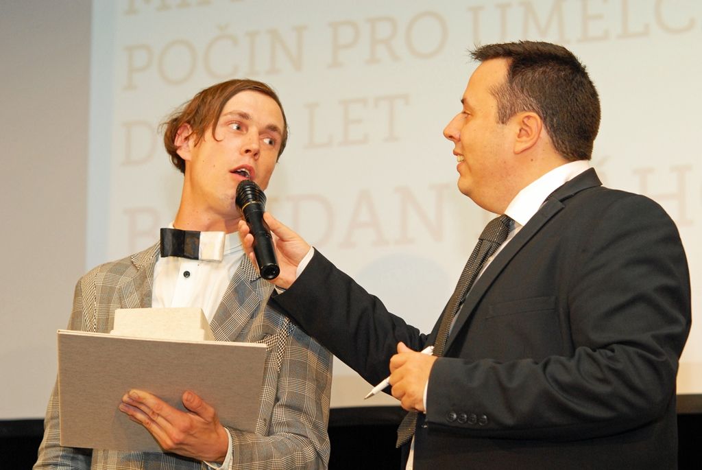 V letošním roce udělilo město Plzeň umělecké ceny podruhé. Ocenění, kterým poukazuje na výjimečné osobnosti v oblasti kultury a umění, převzali Bohdan Bláhovec, Jan Sedláček a Jan Soukup. Společný projekt Fakulty designu a umění Ladislava Sutnara ZČU v Plzni a společnosti Plzeň 2015 s názvem Modeli da Torino se stal kulturní událostí roku. (foto: 17.9.2014)