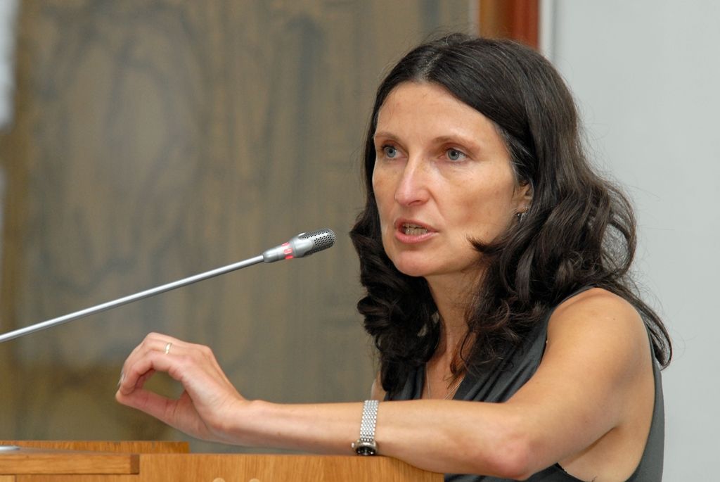 S moderními poznatky o výživě a jejím vlivu na zdraví přijela zástupcům vedení plzeňských základních a mateřských škol a vedoucím školních jídelen přednášet specialistka na zdravotní prevenci a výživu s více jak 20letou praxí v oboru Margit Slimáková. (foto: 18.9.2014)
