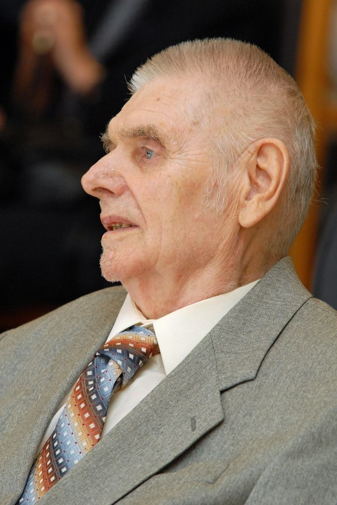 Cenu města Plzně získal na základě rozhodnutí Zastupitelstva města Plzně bývalý městský archivář PhDr. Ing. Ivan Martinovský za publikaci Dějiny města Plzně od počátků osídlení až po současnost, jejímž byl iniciátorem, autorem koncepce a vedoucím autorského kolektivu i jeho nejdůležitějším členem, a za spoluautorství edice Vladislavské zřízení zemské a navazující prameny. Vyobrazení městské historické pečetě obdrželi: prof. Ing. Gabriela Basařová, DrSc.; doc. MgA. Jan Burian; prof. MUDr. Jan Kilian, DrSc.; doc. akad. mal. Josef Mištera; PhDr. Dagmar Svatková. (foto: 28.9.2014)