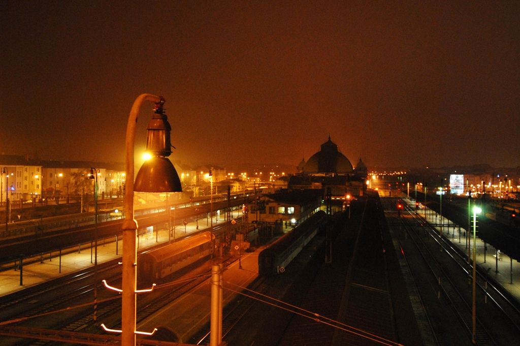 Plzeň hlavní nádraží (ČD) v noci