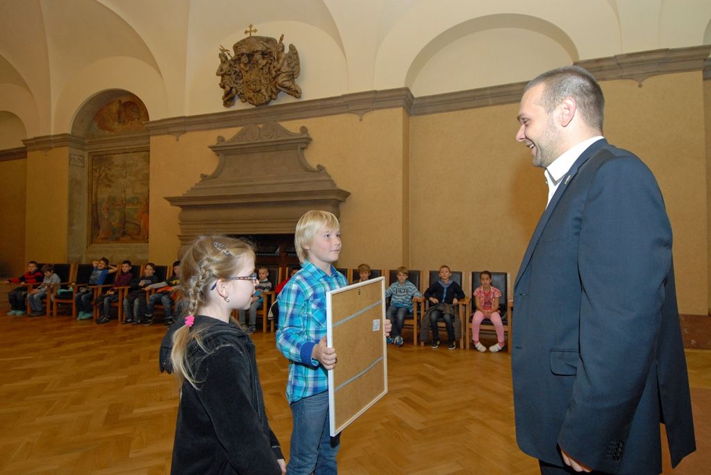 Školáci se při poznávání historie radnice setkali s primátorem
