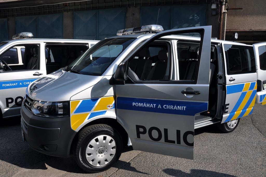 Policisté získali od města nové přepravní vozidlo
