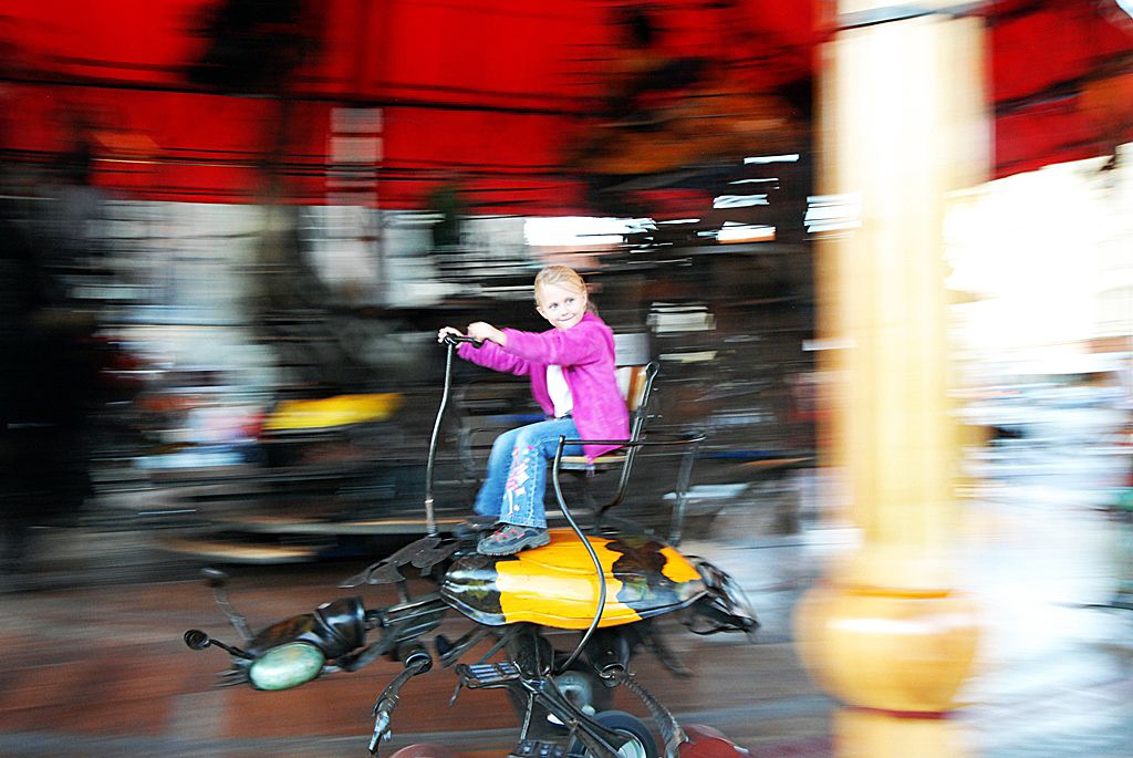 Plzeň není prvním městem, kde se manéž s mechanickými loutkami točila. V předchozích letech navštívila Paříž, Madrid, Antverpy, portugalské město Portimão, Milton Keynes v Británii a francouzské město Sénart. (foto: 14.10.2014)