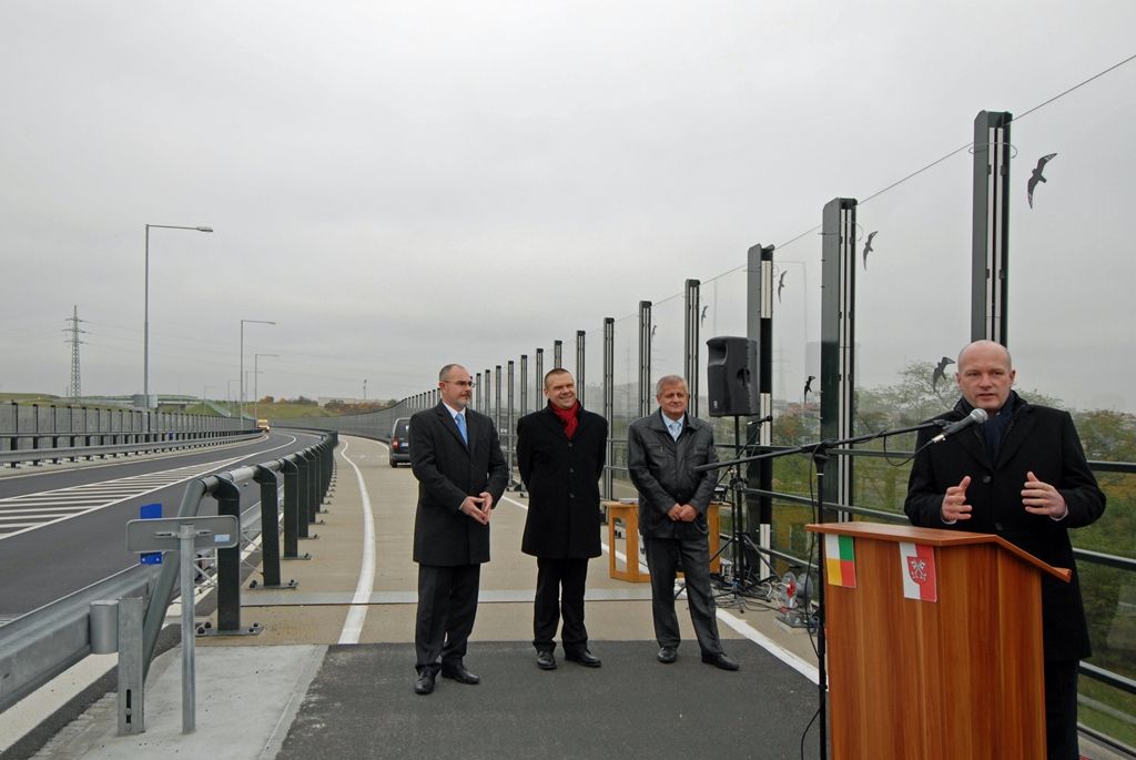 Dnes (3.11.2014) byla slavnostně pojmenována nová ulice Regensburská