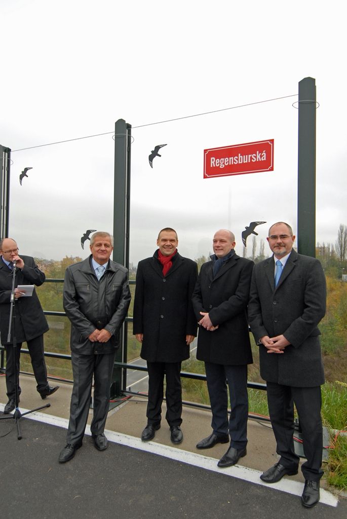 Dnes (3.11.2014) byla slavnostně pojmenována nová ulice Regensburská