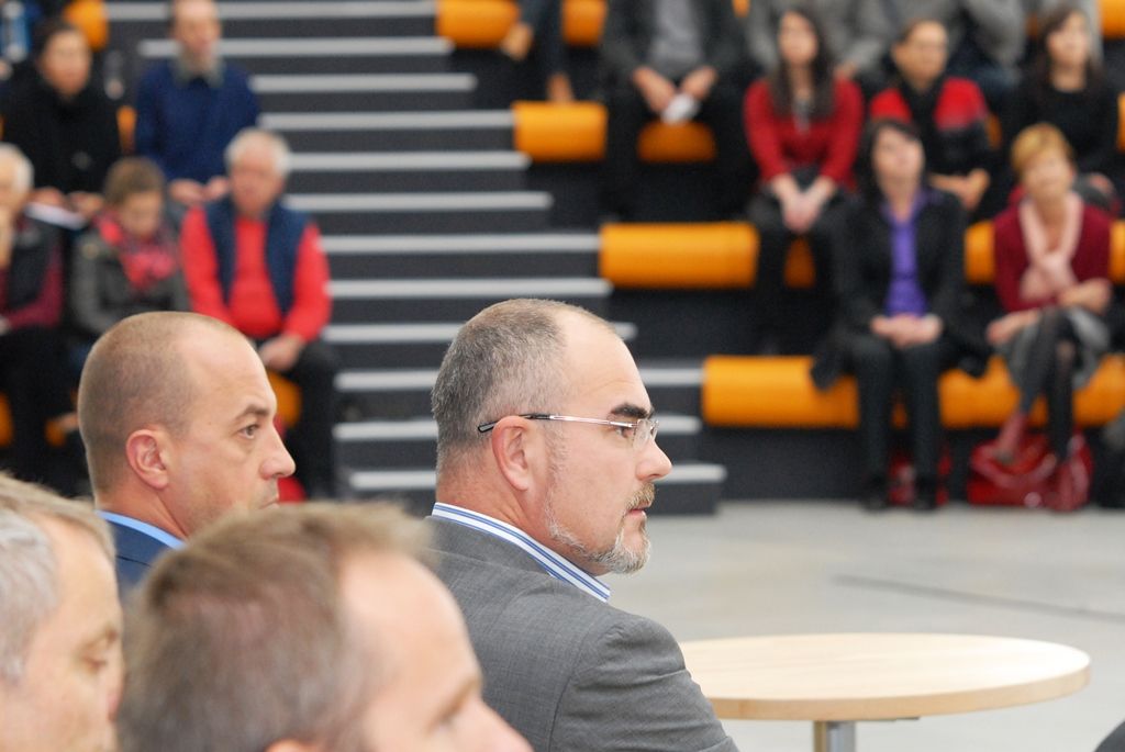 Tancem a dalšími dovednostmi pobavil návštěvníky narozeninové oslavy plzeňské Techmanie nejvyspělejší humanoidní robot na světě ASIMO. I když kvůli přerušenému spojení neukázal chůzi po schodech, běhání, mluvení nebo kopnutí do míče předvedl bravurně. (foto: 4.11.2014)