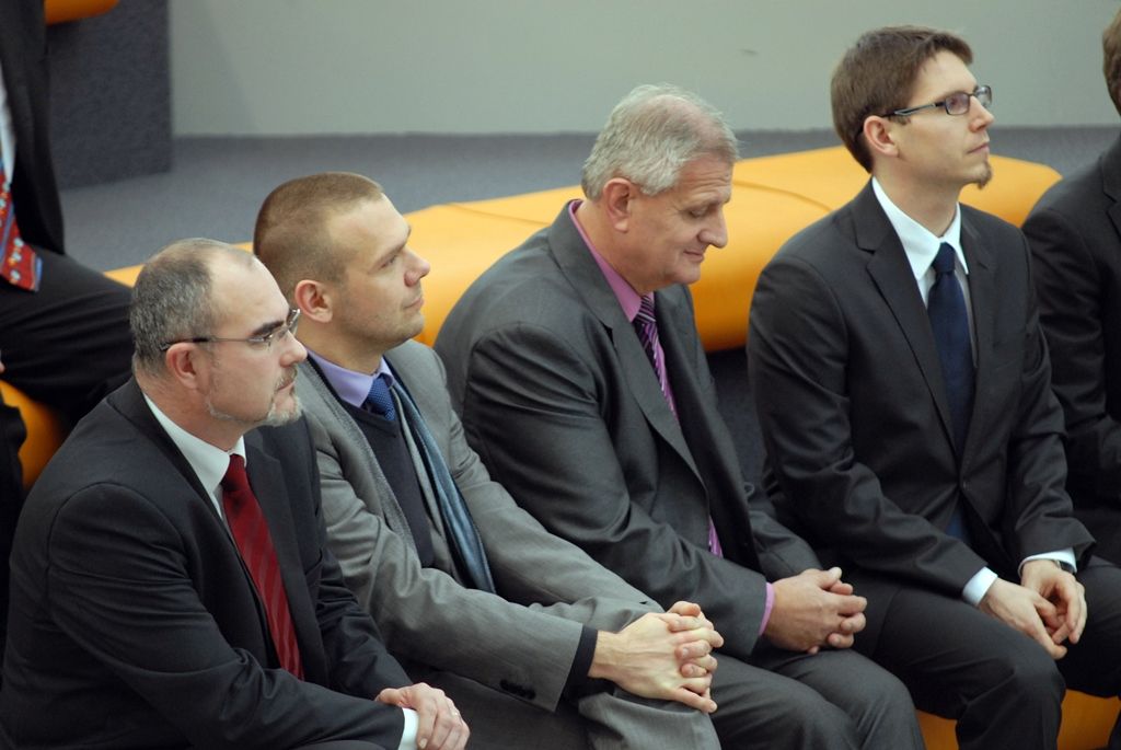 Plzeňská Škodovka dnes (25.11.2014) slavnostně představila čtrnácti tisící trolejbus, který vyrobila za celou dobu své historie. V současnosti je tak největším evropským výrobcem těchto ekologických vozidel. Jubileum připadlo na trolejbus, který je součástí rekordního kontraktu na 125 vozidel do lotyšské Rigy. „V Plzni a Plzeňském kraji jsou šikovní lidé, kteří umí věci vymyslet, vyrobit a následně prodat. To je pro město i celý region velice důležité,“ uvedl primátor města Martin Zrzavecký před slavnostním odhalením jubilejního trolejbusu. Za město se akce zúčastnili také první náměstek primátora Martin Baxa a ekonomický náměstek Pavel Kotas.