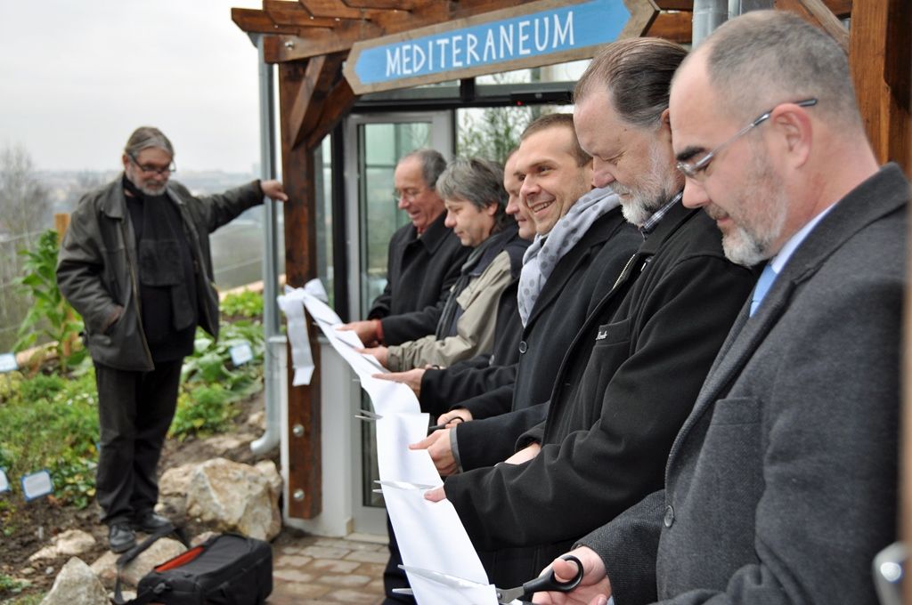 Zoologická a botanická zahrada otevřela dvě nové velké expozice, skleníkový pavilon věnovaný Středomoří a pavilon amazonského pralesa. Oba celky s mohutnou botanickou výsadbou a naučnými i interaktivními prvky vznikly v dosud nikdy nevyužitých místech zoologické zahrady, nad africkou restaurací Kiboko a na přírodní terase nad expozicí vlků hřivnatých. (foto: Z. Kubalová, J. Vogeltanz)