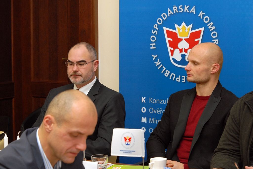Předvánoční čas využili představitelé plzeňské městské správy a někteří členové Regionální hospodářské komory Plzeňského kraje k prvnímu setkání v novém volebním období. Uskutečnilo se na radnici pod záštitou radního pro oblast podpory podnikání a sportu Michala Dvořáka. (foto: 17.12.2014)