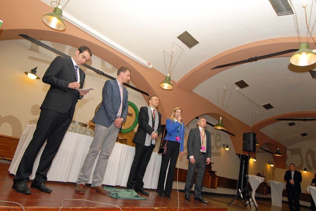 Původní a stále živá pivovarská řemesla, staročeská veselice ukazující to pravé české, které svým věhlasem překračuje hranice země, speciální pivovarská pošta a atraktivní prohlídky návštěvnické trasy s ochutnávkou piva. Tak se, kromě jiných, Plzeňský Prazdroj zapojil do slavnostního otevření města evropské kultuře. (foto: 17.1.2015)