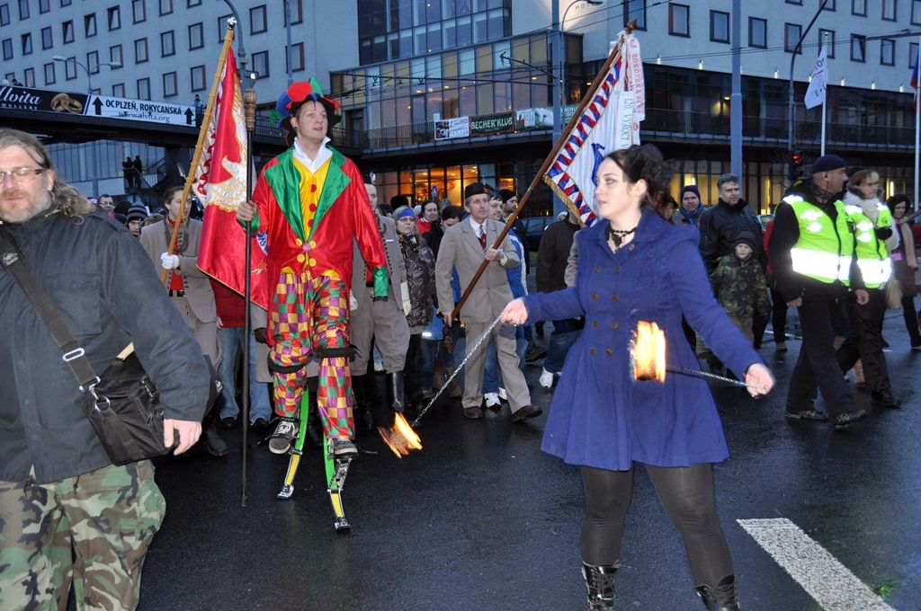 Jeden ze čtyř pramenů reprezentujících to nejlepší z Plzně a zároveň čtyři její řeky vyšel z Plzeňského Prazdroje a s ostatními se symbolicky spojil na náměstí Republiky a otevřel ho tak široké veřejnosti. (foto: Z. Kubalová, 17.1.2015)