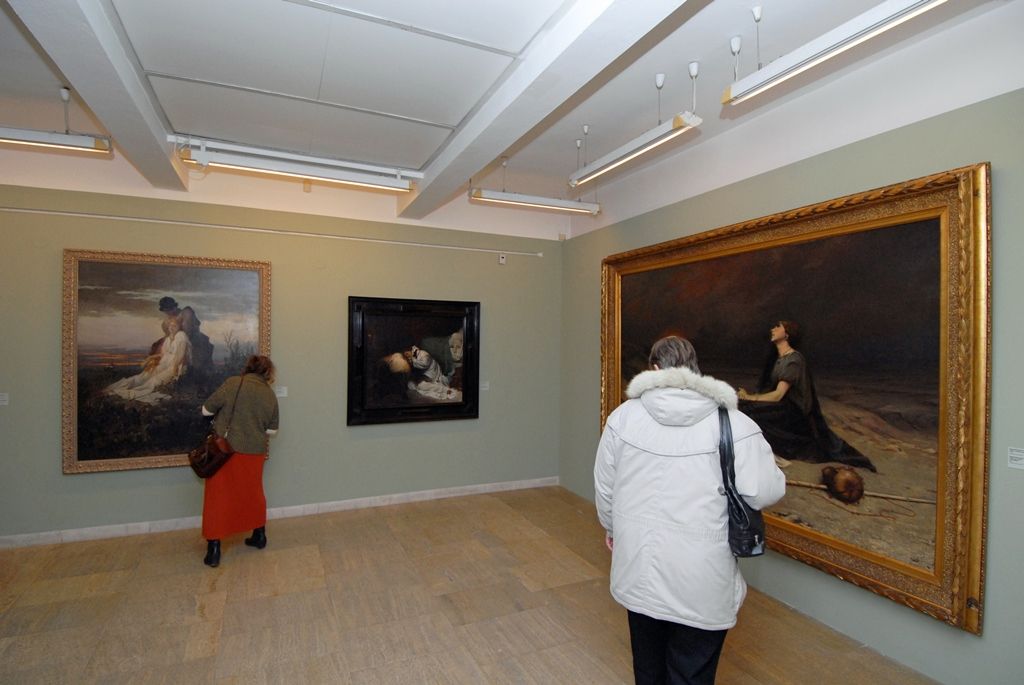 Výstava Mnichov – zářící metropole umění 1870 - 1918 Západočeské galerie v Plzni je jedním z hlavních bodů projektu Plzeň – Evropské hlavní město kultury 2015. Jsou na ní zastoupeni umělci představující slavnou malířskou mnichovskou školu, mnichovský Jugendstil a avantgardní hnutí skupiny Der Blaue Reiter. Výstava zahrnuje tvorbu umělců, jakou jsou například Carl Theodor von Piloty, Gabriel von Max, Franz von Lenbach, Wilhelm Leibl, Franz von Stuck, Vasilij Kandinskij, Alexej von Javlenskij nebo Paul Klee. Představuje také díla českých malířů působících v Mnichově té doby, jimiž byli například Václav Brožík, Alfons Mucha, Joža Uprka, Jakub Schikaneder, Emanuel Krescenc Liška, Ludvík Kuba nebo Jan Autengruber. (foto: 27.1.2015)