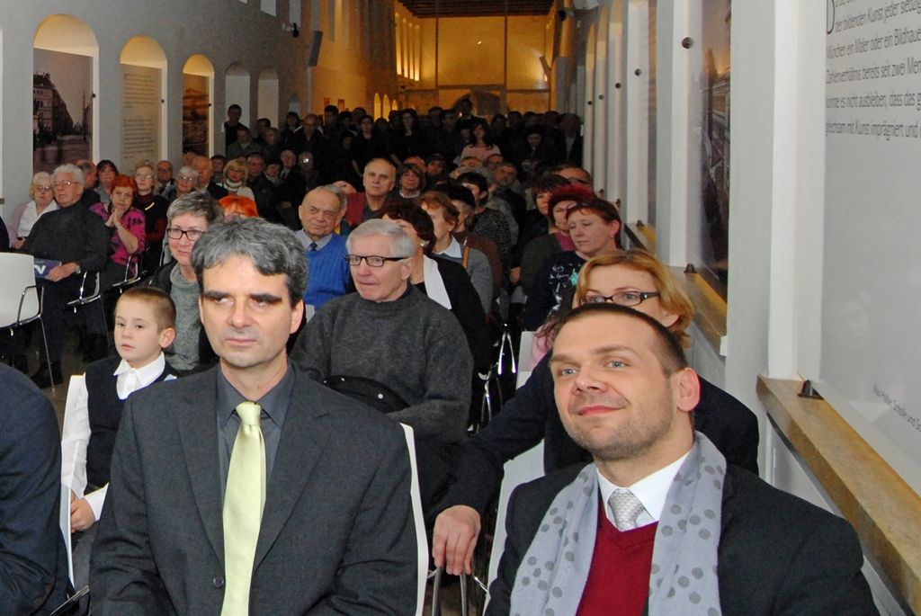 Výstava Mnichov – zářící metropole umění 1870 - 1918 Západočeské galerie v Plzni je jedním z hlavních bodů projektu Plzeň – Evropské hlavní město kultury 2015. Jsou na ní zastoupeni umělci představující slavnou malířskou mnichovskou školu, mnichovský Jugendstil a avantgardní hnutí skupiny Der Blaue Reiter. Výstava zahrnuje tvorbu umělců, jakou jsou například Carl Theodor von Piloty, Gabriel von Max, Franz von Lenbach, Wilhelm Leibl, Franz von Stuck, Vasilij Kandinskij, Alexej von Javlenskij nebo Paul Klee. Představuje také díla českých malířů působících v Mnichově té doby, jimiž byli například Václav Brožík, Alfons Mucha, Joža Uprka, Jakub Schikaneder, Emanuel Krescenc Liška, Ludvík Kuba nebo Jan Autengruber. (foto: 27.1.2015)