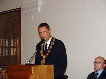 Slavnostní zasedání Zastupitelstva města Plzně při příležitosti předání Ceny 1. června Ivanovi Madkovi za významný přínos k prosazování demokracie, svobody a spravedlnosti