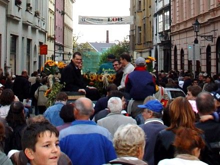 Přípitek na náměstí Republiky v Plzni u příležitosti 163. výročí od uvaření první várky piva Pilsner Urquell