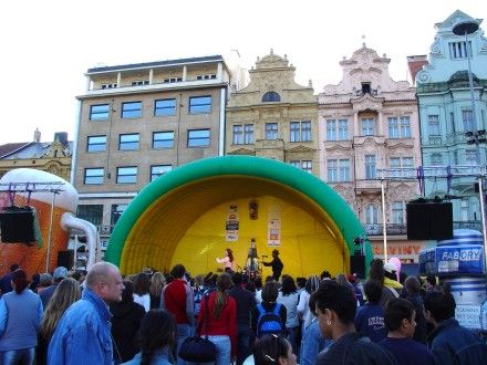 Apriliáda aneb den naruby 2005