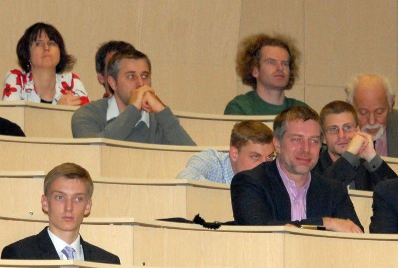 Devět studentů Západočeské univerzity v Plzni (ZČU) a jeden student Lékařské fakulty Univerzity Karlovy v Plzni převzali ve středu odpoledne na slavnostním zasedání Vědecké rady ZČU z rukou náměstkyně Evy Herinkové a rektorky Ilony Mauritzové Stipendium města Plzně. Ocenění získali studenti, kteří nejen dosahují vynikajících studijních výsledků, ale zároveň například výborně reprezentují univerzitu a město na zahraničních stážích, aktivně se zapojují do mezinárodních projektů či se podílí na popularizaci vědy v Plzni.