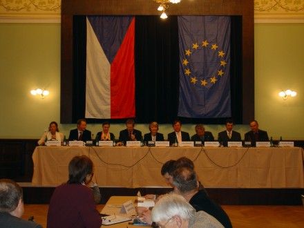 Komisařka EU pro regionální politiku (DG Regio) Danuty Hübnerová v Plzni - diskusní setkání představitelů krajů, měst a obcí. Téma: "Úloha regionů, měst a obcí při implementaci Strukturální EU - období 2007-2013".