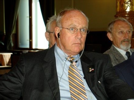 Tisková konference po zahájení Plzeňských rozhovorů. 1. panel: Chudoba, svět a Česká republika