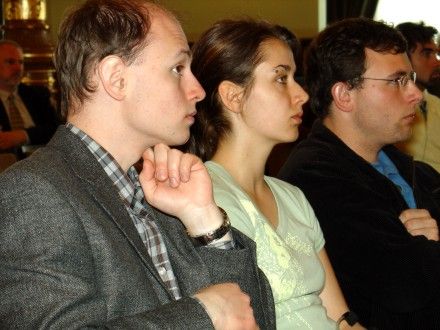 Tisková konference po zahájení Plzeňských rozhovorů. 1. panel: Chudoba, svět a Česká republika