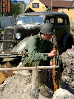 Celodenní ukázka táborového života americké armády 1945
