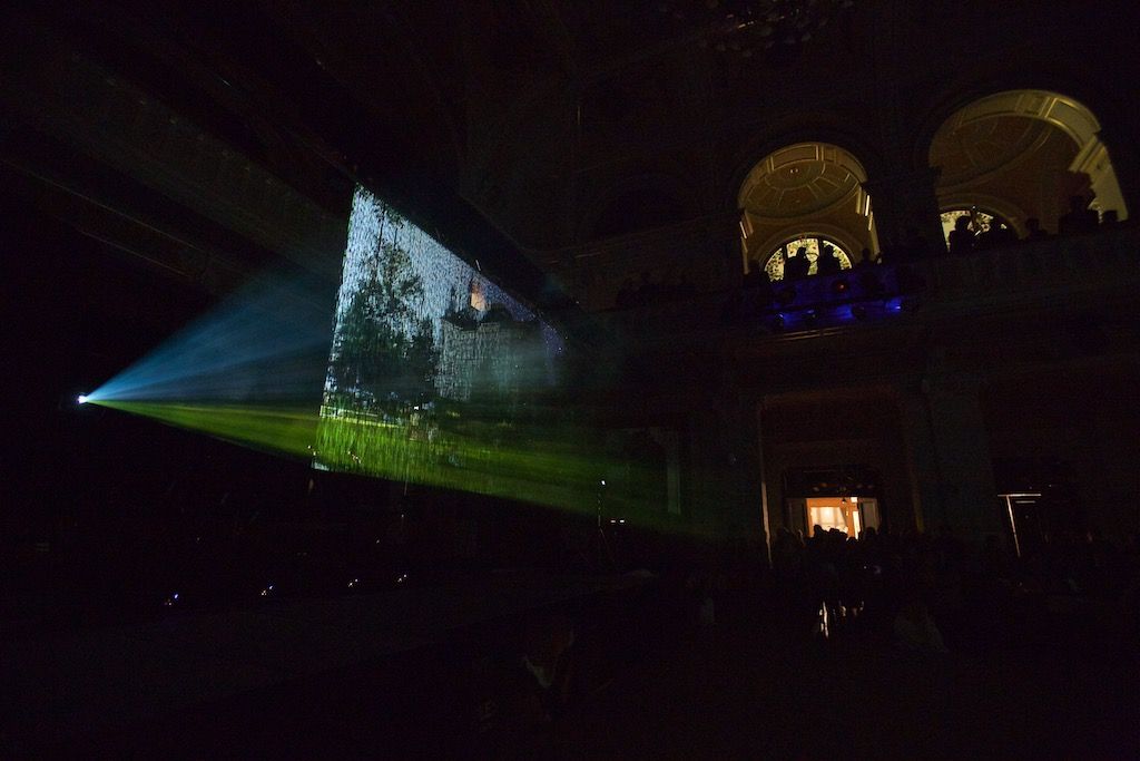 Plzeň si užila ples města, nabídl i audiovizuální show