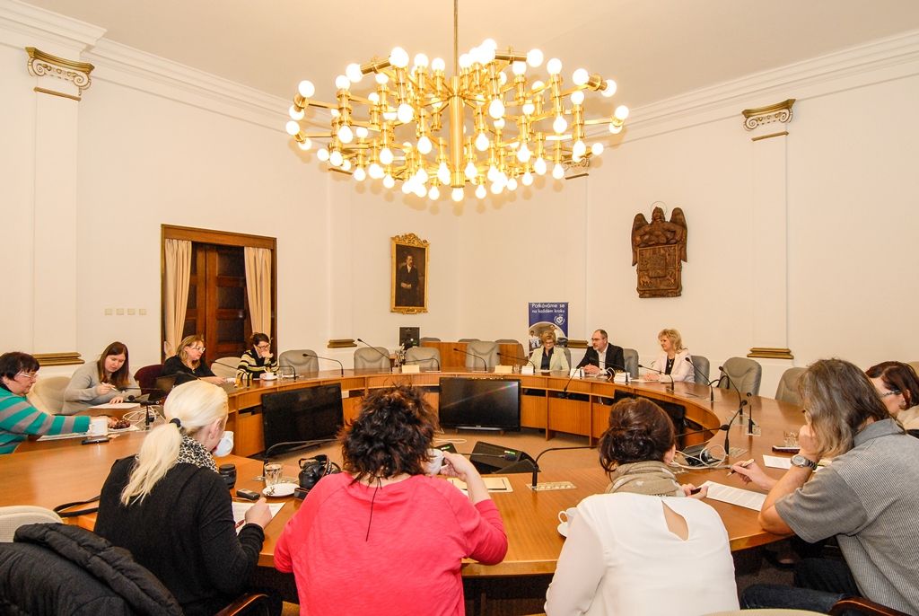 Nejen tradiční akce jako Historický víkend nebo Hudební cena Plzeňský Orfeus, ale například i zcela nový projekt zpřístupňující veřejnosti známé i neznámé dvorky v centru města připravila pro letošní rok Nadace 700 let města Plzně. Tato organizace založená statutárním městem Plzeň působí od roku 1993 a podporuje v západočeské metropoli kulturní, sportovní, sociální i další aktivity. Cílem zřizovatele je dostat nadaci víc do povědomí občanů i posílit její aktivity tak, aby ještě lépe dokázala propojit město, občany a podnikatelské subjekty. (foto: 23.2.2016)