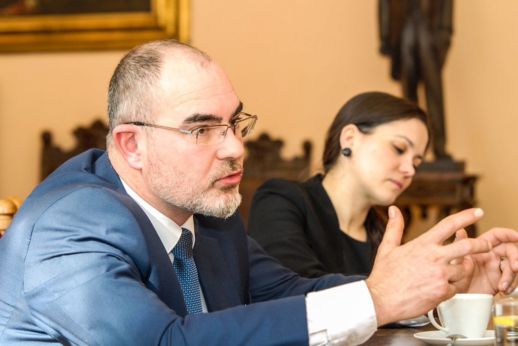 O možnostech vzájemné spolupráce v oblasti kultury, ale i na podnikatelské úrovni dnes v Plzni společně jednali primátor města Martin Zrzavecký a velvyslanec Mexika v České republice J. E. Pablo Macedo. (foto: 14.3.2016)